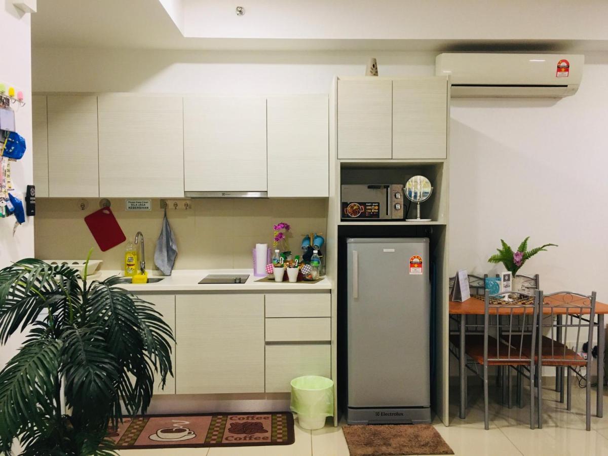 D'Gunduls Homestay Studio By Dgh I-City Шах-Алам Экстерьер фото