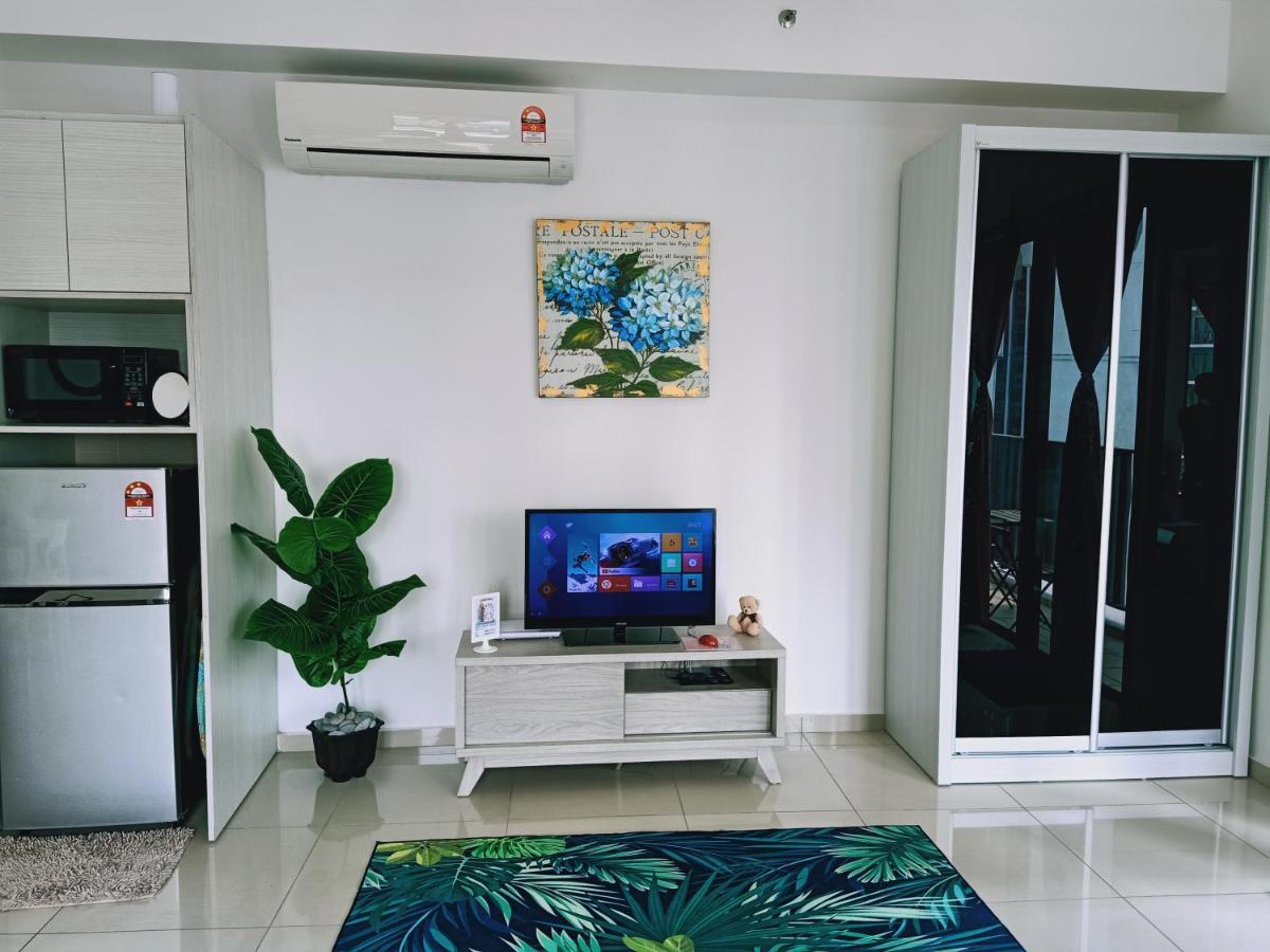 D'Gunduls Homestay Studio By Dgh I-City Шах-Алам Экстерьер фото