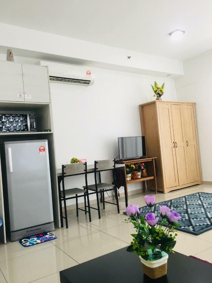 D'Gunduls Homestay Studio By Dgh I-City Шах-Алам Экстерьер фото