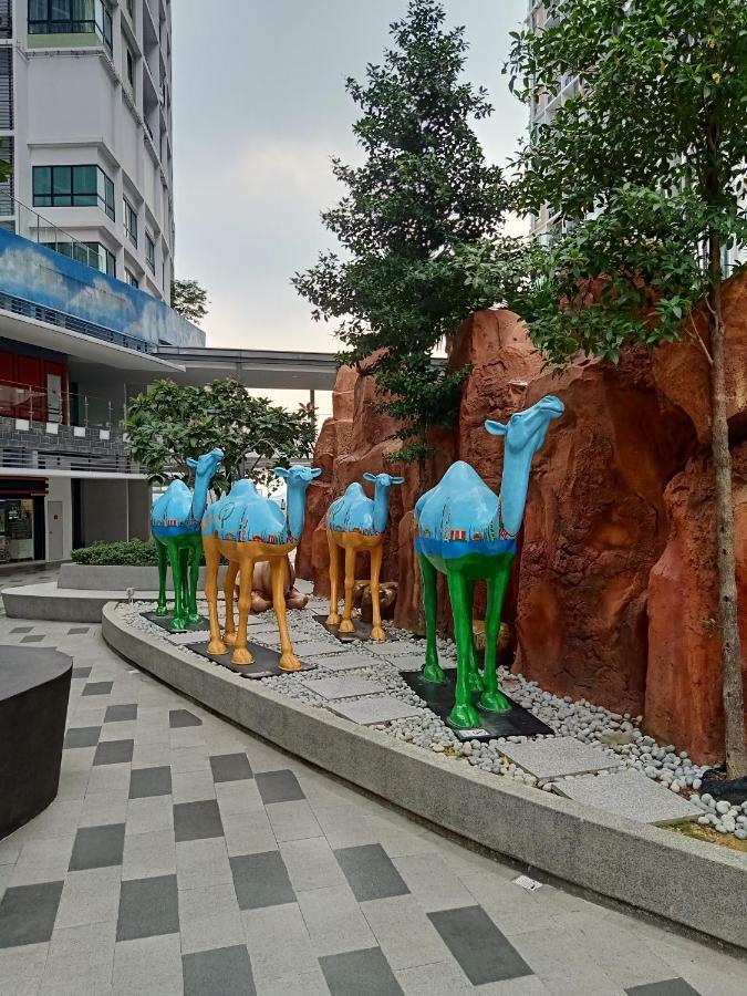 D'Gunduls Homestay Studio By Dgh I-City Шах-Алам Экстерьер фото